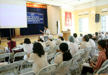 Tập huấn kiểm soát nhiễm khuẩn